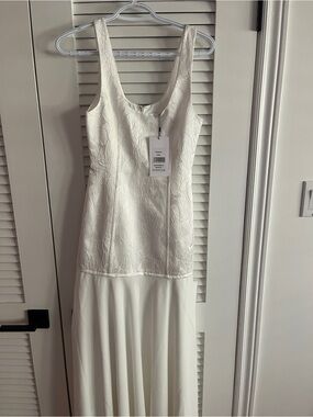 White Sleeveless Scoop Neck Maxi Dress